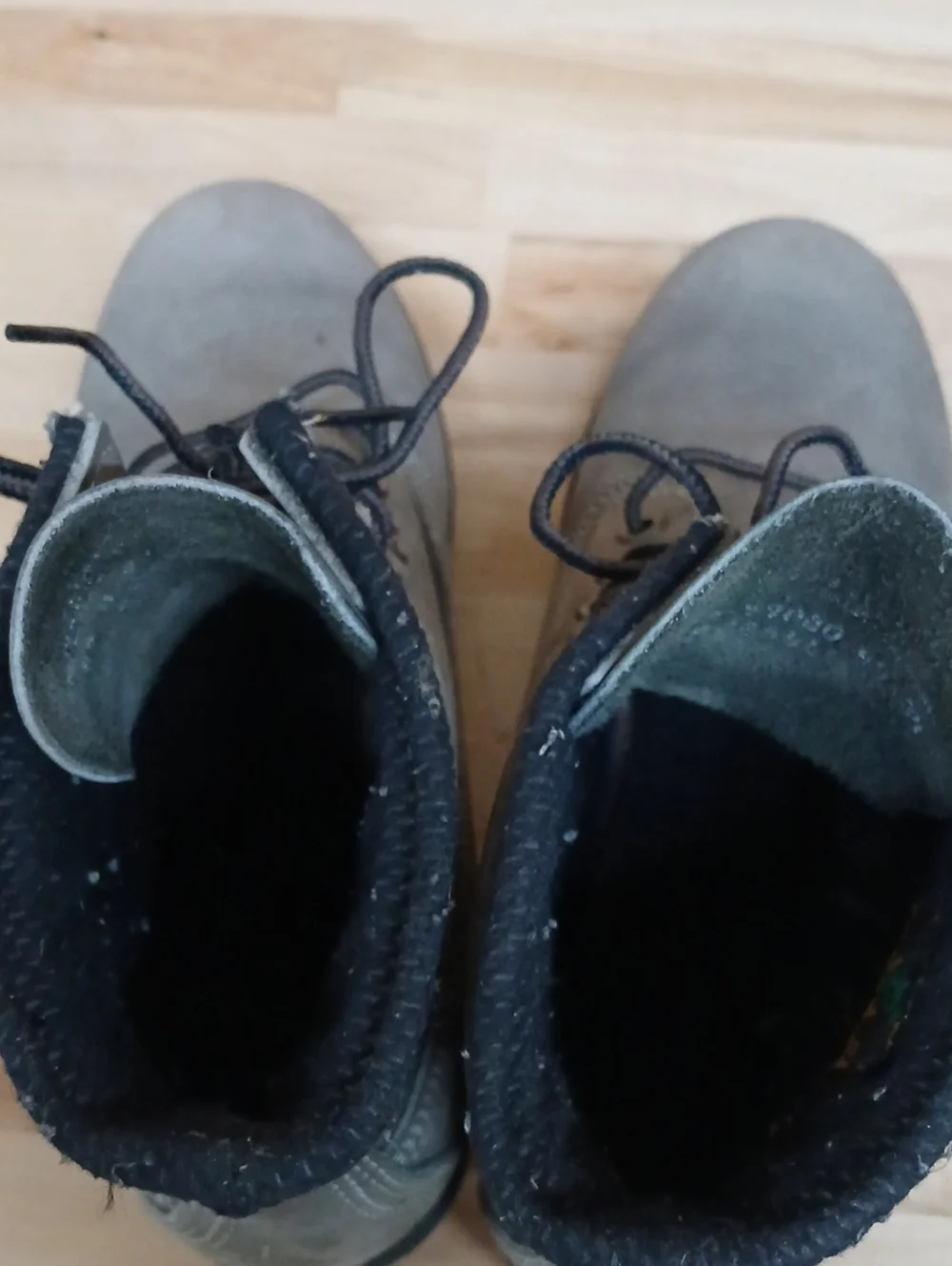 Timberland Vintage Men's Gray Lace-Up Work Boots with Black Soles Size 8.5